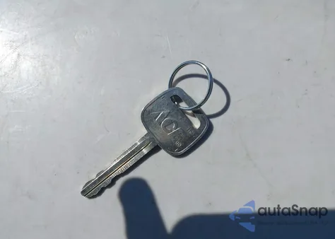 1998 Toyota Tacoma from USA, damaged, VIN 4TAWM72N7WZ063967